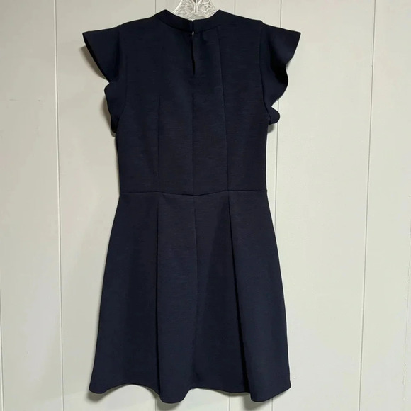BCBGeneration Flutter Sleeve Keyhole Neckline Navy Dress Size Small NEVER WORN - Picture 3 of 9